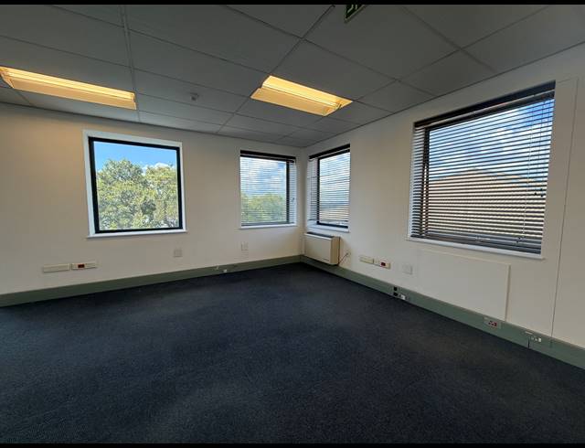 260M² OFFICE TO LET IN BEDFORDVIEW
